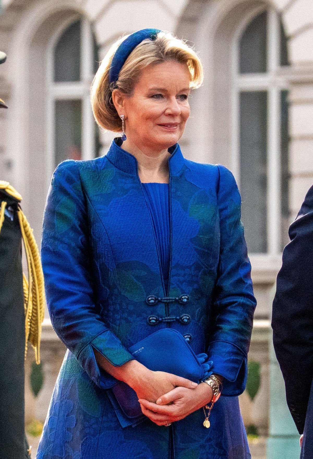 Des saphirs étincelants pour la reine Mathilde en Norvège 33 Le roi et la reine des Belges accueillent le président italien Sergio Mattarella et sa fille, Laura Mattarella, au Palais royal de Bruxelles le 20 octobre 2025 (MARIUS BURGELMAN/Agence Belga/Alamy)