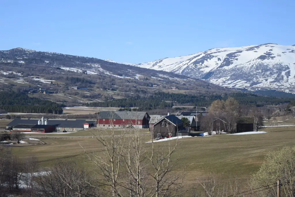 New Day Cafe - Photos de Suède et de Norvège 43 Fermes et montagnes au nord d'Oslo, en Norvège.