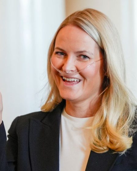 La princesse héritière Mette-Marit de Norvège a « du mal à sortir » alors qu’elle lutte contre une maladie pulmonaire, révèle son époux, le prince héritier Haakon 26 La princesse héritière Mette-Marit de Norvège a « du mal à sortir » alors qu’elle lutte contre une maladie pulmonaire, révèle son époux, le prince héritier Haakon - 25