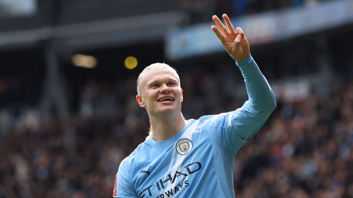 L'attaquant de Man City, Erling Haaland, réagit en deux mots à la défaite de Man United contre Leeds. 8 L'attaquant de Man City, Erling Haaland, réagit en deux mots à la défaite de Man United contre Leeds. - 7