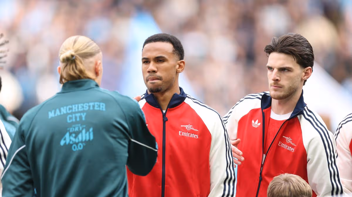 Manchester City a porté un coup double après que Gabriel ait échappé au carton rouge d’Arsenal. 4 Manchester City a porté un coup double après que Gabriel ait échappé au carton rouge d’Arsenal. - 3