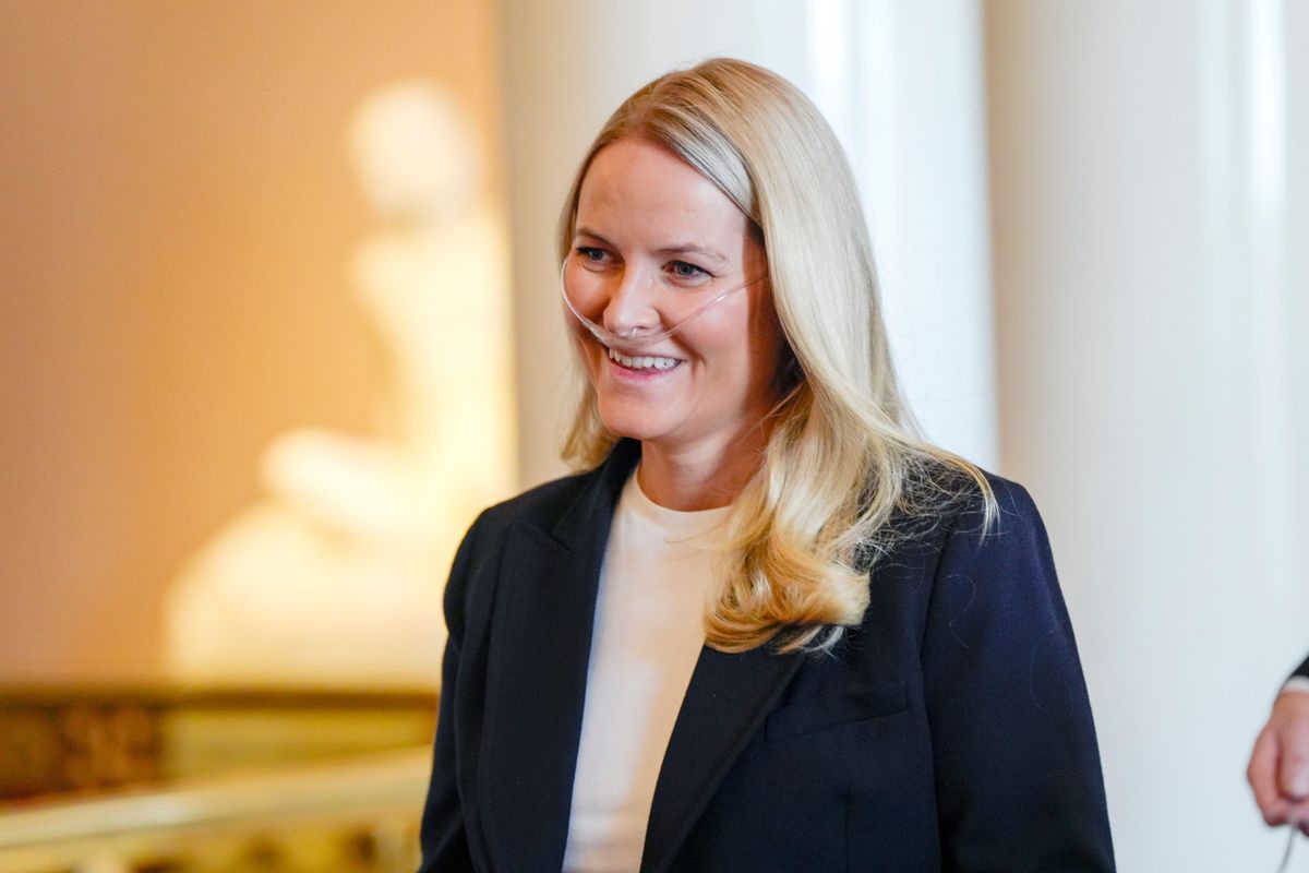 La princesse Ingrid Alexandra et Mette-Marit passeront la fête nationale norvégienne à des milliers de kilomètres l’une de l’autre — Voici pourquoi 11 Cet événement, organisé en l'honneur des athlètes des Jeux paralympiques d'hiver, a réuni le prince héritier Haakon, leurs enfants, le prince Sverre Magnus et la princesse Ingrid Alexandra, qui a fait le déplacement depuis l'Australie où elle poursuit ses études.