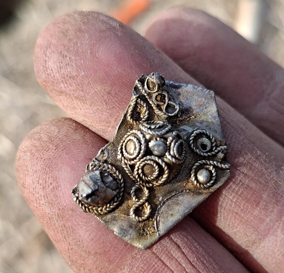 Le plus grand trésor de pièces de monnaie de l'époque viking jamais découvert en Norvège, avec plus de 3 150 pièces d'argent 10 Le plus grand trésor de pièces de l'époque viking jamais découvert en Norvège, avec plus de 3 150 pièces d'argent