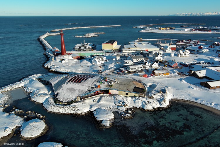 « La baleine » de Dorte Mandrup avance le long de la côte arctique norvégienne 15 « La Baleine » de Dorte Mandrup avance le long de la côte arctique norvégienne - Plus d'images