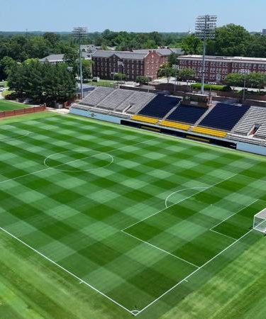 L'équipe de Norvège organisera une séance d'entraînement ouverte au public au stade de football de l'UNCG 10 L'équipe de Norvège organisera une séance d'entraînement ouverte au public au stade de football de l'UNCG - 9