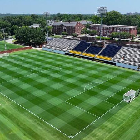 L'équipe de Norvège organisera une séance d'entraînement ouverte au public au stade de football de l'UNCG 2 L'équipe de Norvège organisera une séance d'entraînement ouverte au public au stade de football de l'UNCG - 1