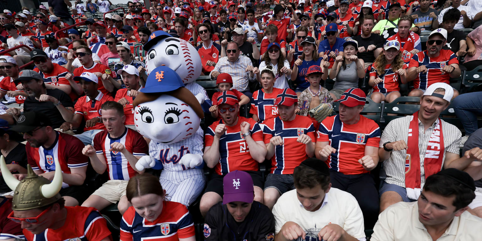 Des supporters norvégiens de football assistent au match Cubs-Mets à New York 4 Des supporters norvégiens de football assistent au match Cubs-Mets à New York - 3