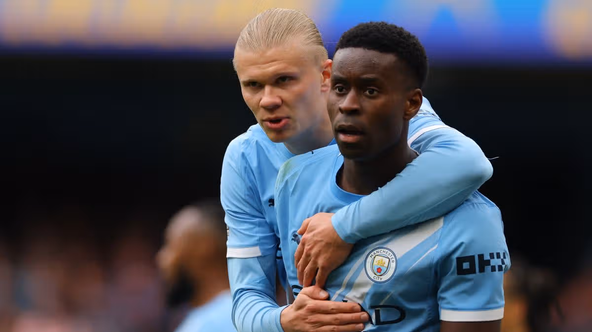 Le geste de Marc Guehi envers Erling Haaland révèle les vraies couleurs du duo de Man City avant la bataille mondiale qui les attend. 37 Le geste de Marc Guehi envers Erling Haaland révèle les vraies couleurs du duo de Man City avant la bataille mondiale qui les attend. - 36