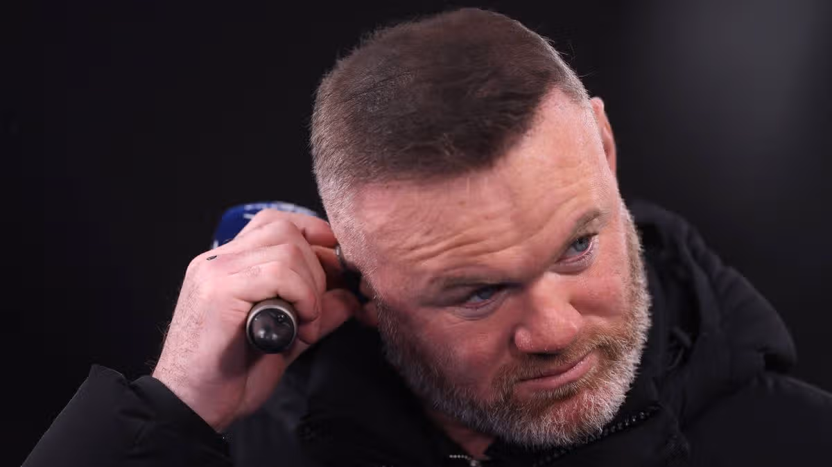 L'icône de Manchester United, Wayne Rooney, répond au message d'Erling Haaland après le défi de la Coupe du Monde. 4 L'icône de Manchester United, Wayne Rooney, répond au message d'Erling Haaland après le défi de la Coupe du Monde. - 3