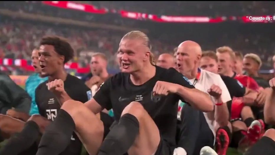 Coupe du monde de la FIFA : le chant viral norvégien « Viking row » fait son apparition dans le nord du Texas 21 Coupe du monde de la FIFA : le chant viral norvégien « Viking row » fait son apparition dans le nord du Texas - 20