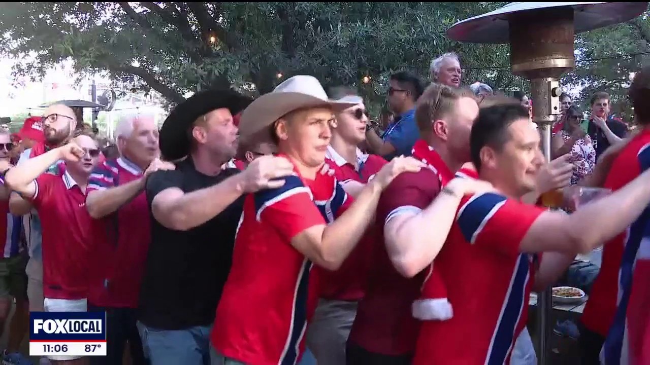 Coupe du monde de la FIFA : le chant viral norvégien « Viking row » fait son apparition dans le nord du Texas 24 Des supporters norvégiens s’entraînent au « Viking row » dans un bar du centre-ville de Dallas