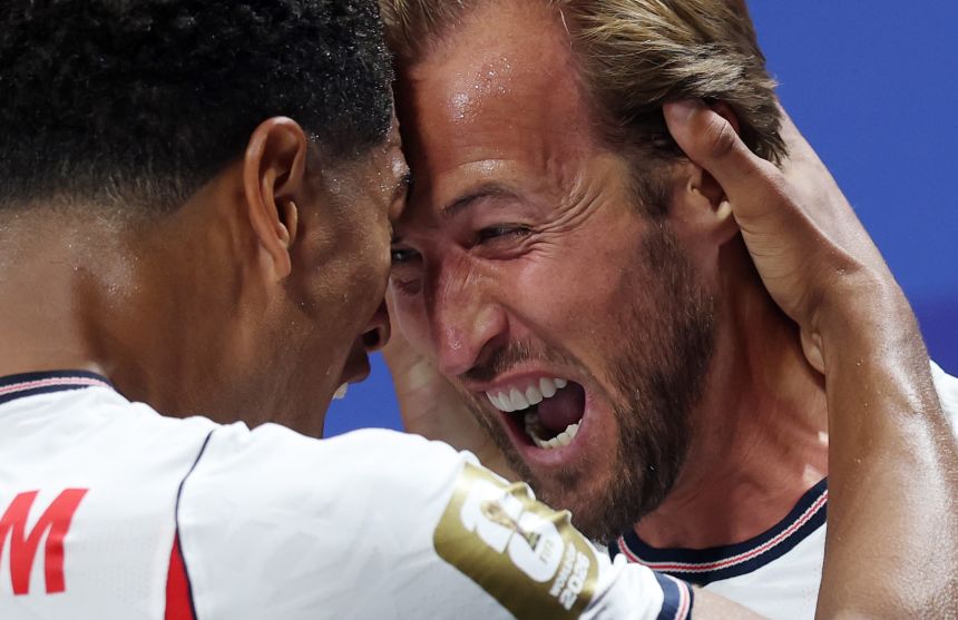 Pourquoi tout le monde adore Erling Haaland, l'imposant attaquant blond norvégien 30 L'Anglais Harry Kane célèbre avec son coéquipier Jude Bellingham après avoir inscrit le premier but de son équipe contre la RD Congo au stade d'Atlanta, le 1er juillet.