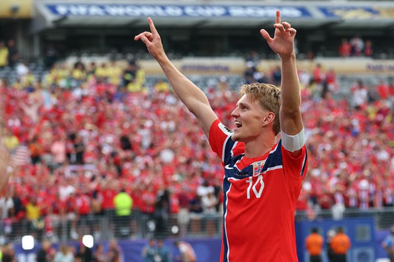 Angleterre - Norvège : tout ce qu’il faut savoir avant le quart de finale de la Coupe du monde de la FIFA | Actualités de la Coupe du monde 2026 14 Le milieu de terrain norvégien Martin Odegaard (10) célèbre son but