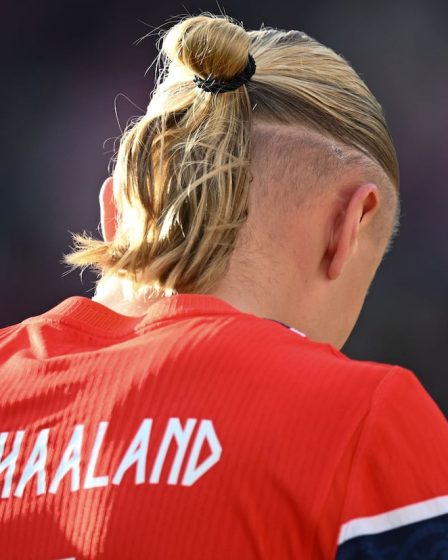 Pourquoi le nom d'Erling Haaland apparaît-il sous le nom de « Braut » sur son maillot de la Norvège pour la Coupe du monde ? 8 Pourquoi le nom d'Erling Haaland apparaît-il sous le nom de « Braut » sur son maillot de la Norvège pour la Coupe du monde ? - 7